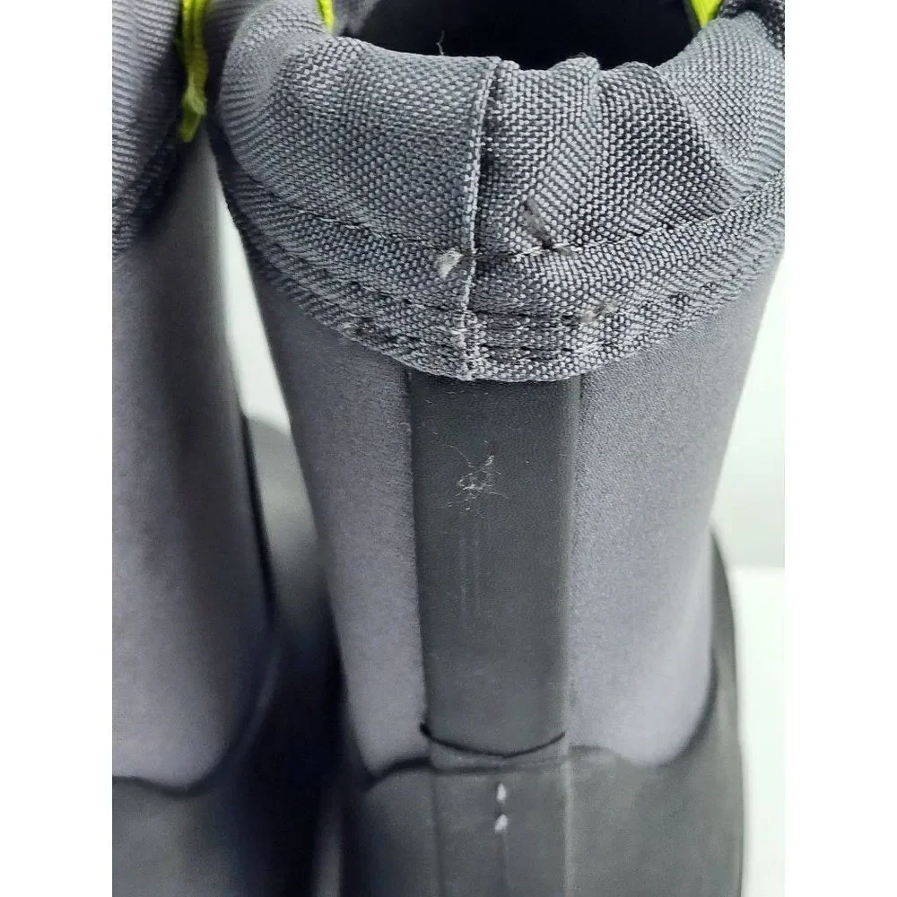 Cat & Jack Size 2 Grey Snow Boots, NEW